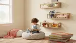 Bücherdisplay an der Wand: Geschichten sichtbar machen